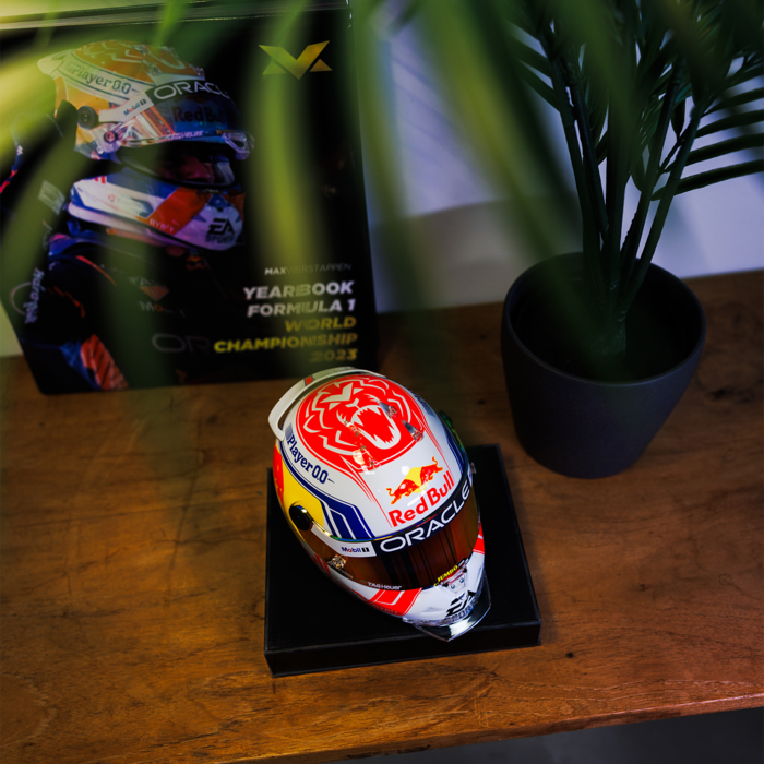 1:2 - Casco Temporada 2023 - Max Verstappen image