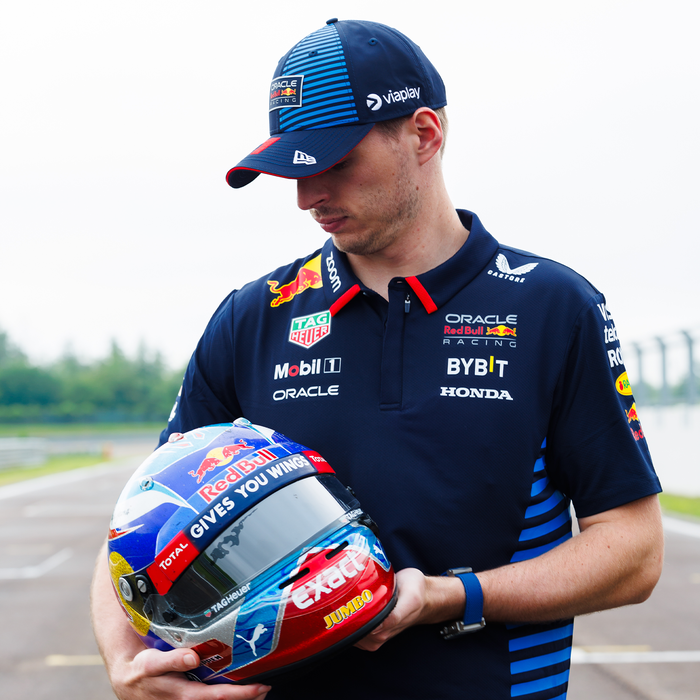 Casco 1:4 España 2016 - 1ª victoria - Max Verstappen image